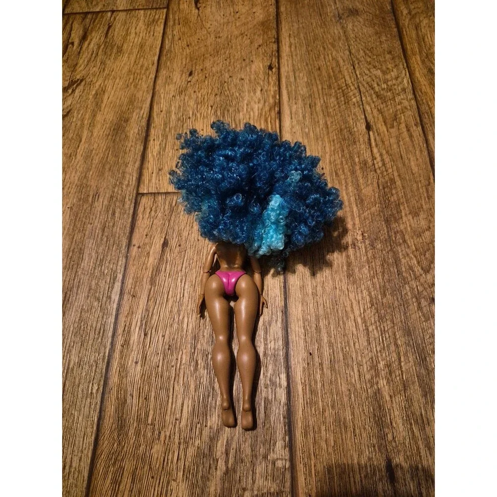 L.O.L. Surprise! O.M.G. Fashion Doll Blue Curly Hair Articulated 10in